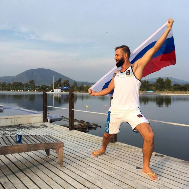 Игорь Морозов вошел в пятерку сильнейших прыгунов на чемпионате мира 2015 (фото из ФБ спортсмена)
