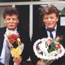 Заслуженные тренеры СССР и России Валерий и Юрий Нехаевские в день своего 60-летия (фото Юрия Туманова)